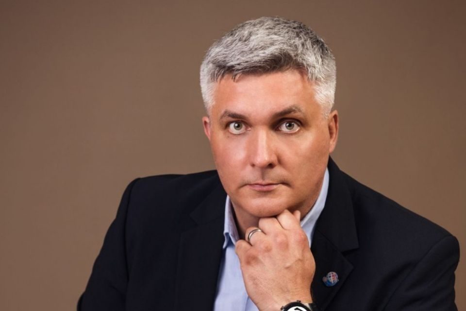 Dan Zaharia, pinmagazine