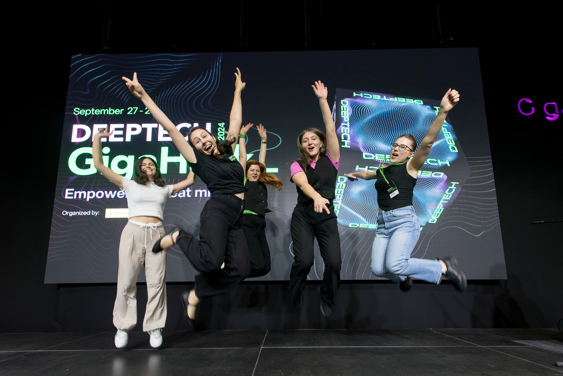 GigaHack - pinmagazine