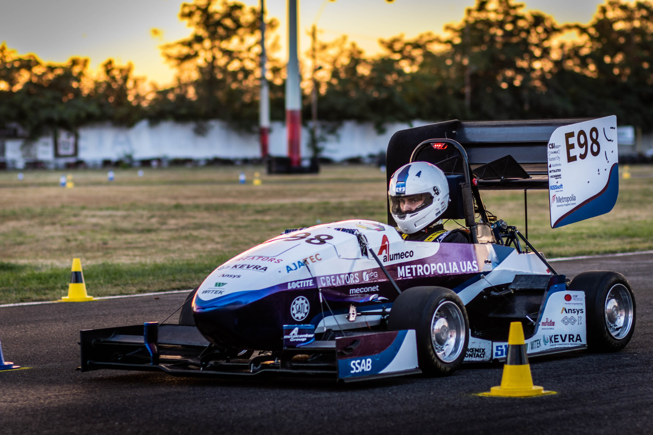 Formula Student - pinmagazine